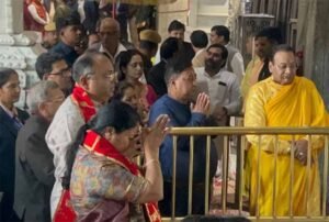 दिल्ली CM रेखा गुप्ता ने परिवार सहित किए मेहंदीपुर बालाजी के दर्शन, अर्चना की विशेष पूजा