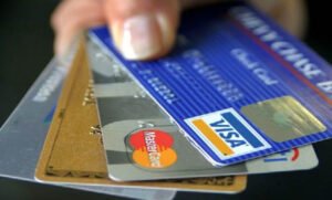 क्रेडिट कार्ड नियम में बड़ा बदलाव: जनवरी 2026 से रिवॉर्ड और चार्ज में होंगे नए बदलाव