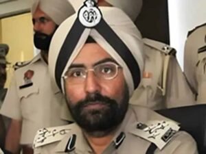 व्हाट्सएप निवेश ठगी में फंसे पूर्व IG, तबीयत बिगड़ी; वेंटिलेटर पर हालत स्थिर