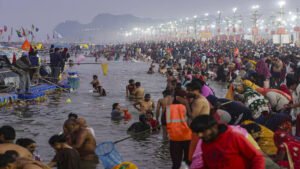 षटतिला एकादशी, मकर संक्रांति स्नान के लिए संगम में उमड़ा आस्था का ज्वार