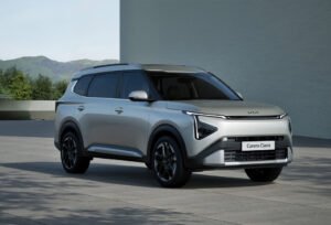 Kia Carens Clavis का नया HTE(EX) ट्रिम लॉन्च, सस्ते में मिलेगा सनरूफ फीचर, जानें कीमत