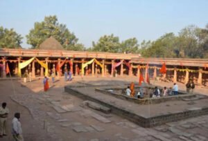 बसंत पंचमी से पहले भोजशाला के पास बुलडोजर की कार्रवाई, हिंदू संगठनों ने की पूरे दिन पूजा का अवसर