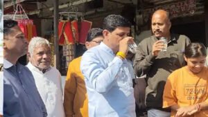 इंदौर मेयर और पार्षद ने पिया नल का पानी, भागीरथपुरा में दूषित पानी से 24 मौतें, 16 मरीज अभी भी अस्पताल में भर्ती