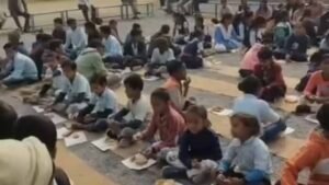 मैहर में मिड डे मील विवाद: बच्चों को कागज पर खाना परोसने पर प्राचार्य सस्पेंड