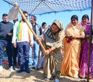 मंत्री लक्ष्मी राजवाड़े ने 15.50 करोड़ की दी सौगातें, ‘सड़कें बनेंगी विकास का आधार’