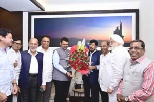 BMC चुनाव नतीजों से पहले सीएम फडणवीस से मिले रामदास आठवले, जीत की दी अग्रिम बधाई