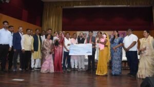 श्रम विभाग की कल्याणकारी योजनाओं का अधिक से अधिक लाभ लेने श्रमिक भाई -बहन बनें जागरू : राजस्व मंत्री वर्मा