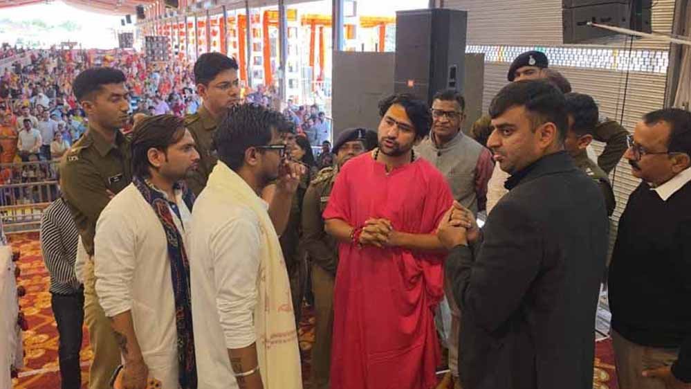 महाशिवरात्रि पर बागेश्वरधाम में भव्य शादी महोत्सव: 301 जोड़े, 12 लाख श्रद्धालु और 5 किमी तिरंगा लाइटिंग