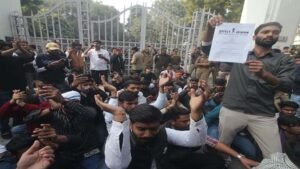 UGC का ‘इक्विटी कार्ड’ विवाद: लखनऊ से दिल्ली यूनिवर्सिटी तक छात्रों में तनाव