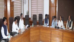 पात्र हितग्राहियों को समयबद्ध और पारदर्शी प्रक्रिया से मिले योजनाओं का लाभ – मंत्री  चौहान