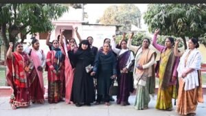 हर महीने लाख तक कमाने लगीं हैं लखपति दीदियां