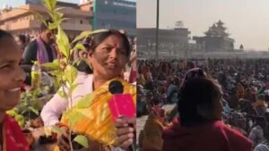 कथावाचक पंडित प्रदीप मिश्रा के कुबेरेश्वर धाम में शिवभक्तों ने मनाई ग्रीन शिवरात्रि, लगाए बेलपत्र और शमी के पौधे