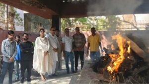 मानवीय मूल्यों को पुनर्जीवित करती ‘सेवा एक नई पहल’ — अंतिम संस्कार में निभाया सामाजिक दायित्व