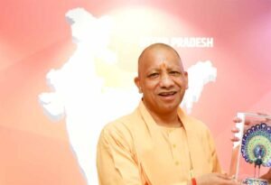 सिंगापुर में भारतीय समुदाय से मुख्यमंत्री योगी आदित्यनाथ ने किया संवाद