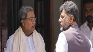 सिद्धारमैया और DK की खींचतान के बीच कांग्रेस में खुला तीसरा मोर्चा, विधायक कर रहे बैठकें