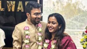 ट्रेनिंग में मुलाकात और DM चैंबर में शादी, IAS कपल ने पेश की सादगी की मिसाल