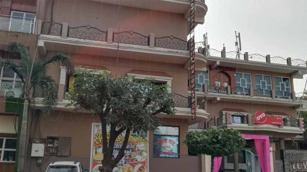 मिस्ट्री डेथ बनी पहेली: होटल से युवक बाहर नहीं निकला, फिर छात्रा ने कैसे लगा ली फांसी?