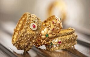 सोने-चांदी की कीमतों में तेजी, MCX पर सोना ₹1,56,134 और चांदी ₹2.45 लाख तक पहुंची