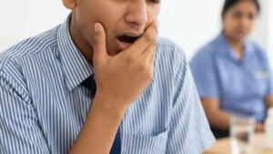 शिक्षा के मंदिर में हैवानियत! छात्र का जबड़ा तोड़ा, लिक्विड डाइट पर मजबूर—टीचर-प्रिंसिपल पर गंभीर आरोप