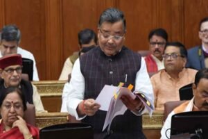 गंगा क्रूज पर विधान परिषद में हंगामा, मंत्री का जवाब—पारदर्शिता से नहीं होगा समझौता