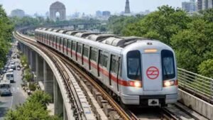 दिल्ली मेट्रो में सिग्नल फेल, हौज खास- बोटैनिकल गार्डन ट्रेन 129 मिनट से रुकी
