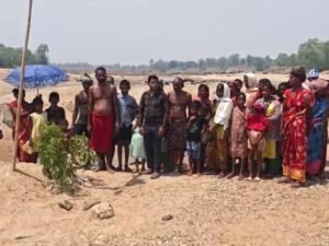झारखंड में चमत्कार! कोयल नदी की खुदाई में मिली राधा-कृष्ण की प्रतिमा