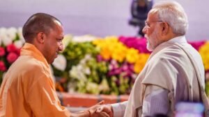 सीएम योगी ने स्वयं यूपी के एक्सप्रेसवे नेटवर्क की दी जानकारी, पीएम ने व्यापक प्लानिंग को सराहा