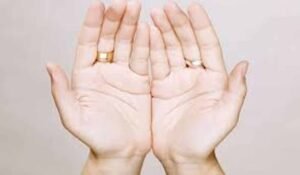 सामुद्रिक शास्त्र: हाथ-पैर के चिन्ह बताते हैं जीवन का भाग्य और भविष्य के संकेत