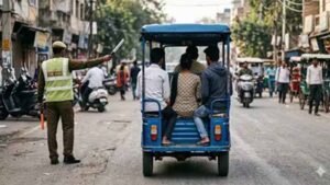 दिल्ली में ई-रिक्शा का किराया बढ़ेगा, न्यूनतम 20 रुपये देने होंगे यात्री