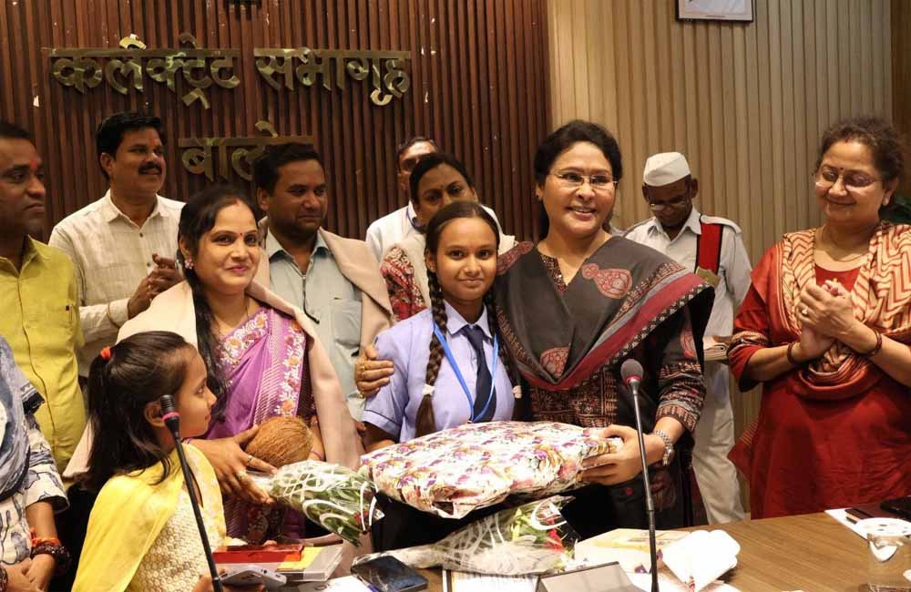 इसरो के यंग साइंटिस्ट प्रोग्राम में चयनित होने वाली हिमांशी साहू का कलेक्टर ने किया सम्मान इसरो के यंग साइंटिस्ट प्रोग्राम