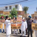 7 सांसदों के इस्तीफे पर बवाल: जालंधर में Harbhajan Singh के घर के बाहर लिखा ‘गद्दार’