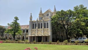 जबलपुर में कॉन्स्टेबल ने वकील को पीटा, 14 दिन बाद FIR; वीडियो देखकर भी अफसर नहीं माने, हाईकोर्ट में याचिका