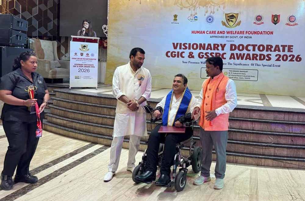 ​नई दिल्ली में आयोजित ‘विजनरी डॉक्टरेट अवार्ड्स’ में शामिल हुए बस्तर सांसद महेश कश्यप