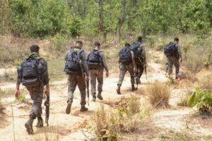 लातेहार में जेजेएमपी के दो उग्रवादी हथियारों के साथ गिरफ्तार