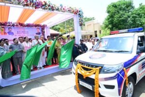 सुरक्षित छत्तीसगढ़ की ओर कदमः ‘नेक्स्ट जेन सीजी डायल-112’ के आधुनिक वाहनों को हरी झंडी