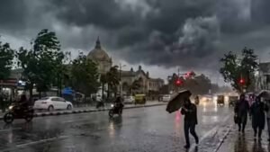यूपी में आंधी-बारिश का अलर्ट, 60 किमी/घंटा तक हवाएं चलने की संभावना