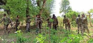 चक्रधरपुर: पोड़ाहाट जंगल में पुलिस-नक्सली मुठभेड़, एक-दो नक्सली ढेर की आशंका