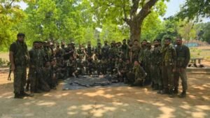 चाईबासा में नक्सल ऑपरेशन के दौरान भारी मात्रा में हथियार और विस्फोटक बरामद