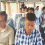PM मोदी और CM यादव की अपील का असर: उज्जैन में अधिकारी ट्रैवलर बस से पहुंचे, 6750 का सफर सिर्फ 250 रुपये में
