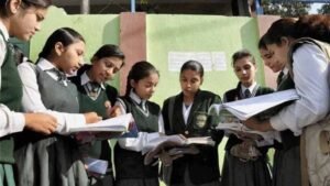 सीबीएसई 9वीं के छात्रों को किताबों की कमी से झटका, एनसीईआरटी पर उठे सवाल
