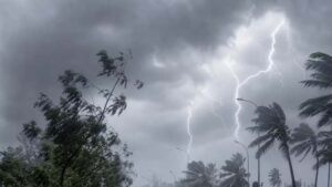 छत्तीसगढ़ में मौसम का कहर! कई जिलों में आंधी-बारिश और बिजली गिरने का ऑरेंज अलर्ट जारी