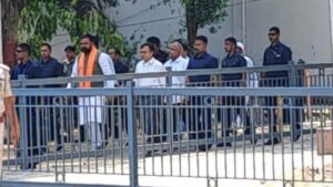 ‘नो व्हीकल डे’ पर पैदल सचिवालय पहुंचे CM, सम्राट चौधरी ने भी छोड़ी गाड़ी