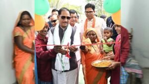 पक्के घर का सपना हुआ साकार : मुख्यमंत्री विष्णु देव साय ने लेमरू में हितग्राही धरम सिंह के नए आवास में कराया गृह प्रवेश