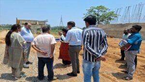 बस्तर में सड़कों और पुलों के काम में आएगी तेजी, लोक निर्माण विभाग के सचिव ने अधिकारियों व ठेकेदारों की ली बैठक