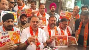 अमृतसर में तरुण चुघ की ‘चाय पर चर्चा’, पंजाब में नशा और गैंगस्टर नेटवर्क पर जताई चिंता