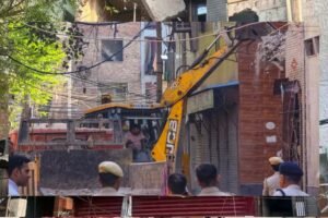 दिल्ली के उत्तम नगर में फिर हुआ बुलडोजर एक्शन, ट्राइब्यूनल ने खारिज की राहत की अर्जी
