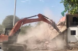 सिंहस्थ-2028 की तैयारी तेज: ओंकारेश्वर में शासकीय जमीन पर चला बुलडोजर, अतिक्रमण हटाने की बड़ी कार्रवाई