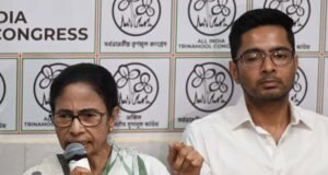 TMC में बढ़ी अंदरूनी कलह? ममता बनर्जी के सामने ही विधायकों ने उड़ाया अभिषेक का मजाक