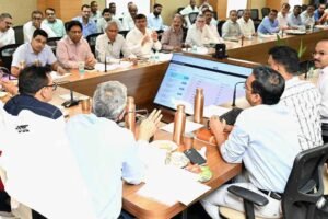 यूपी में 170 कर्मचारियों के ट्रांसफर की अनोखी प्रक्रिया, मनचाही पोस्टिंग दी गई