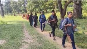 चाईबासा के पोड़ाहाट जंगल में सुरक्षाबलों और नक्सलियों के बीच मुठभेड़